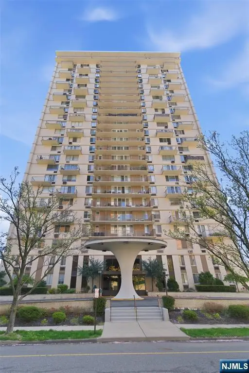 160 Overlook Avenue 5E1, Hackensack, NJ 07601 - #1