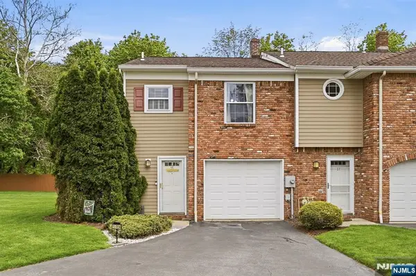 15 Dena Drive, Wanaque, NJ 07465