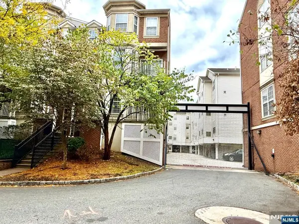 201 DEY Street 126, Harrison, NJ 07029