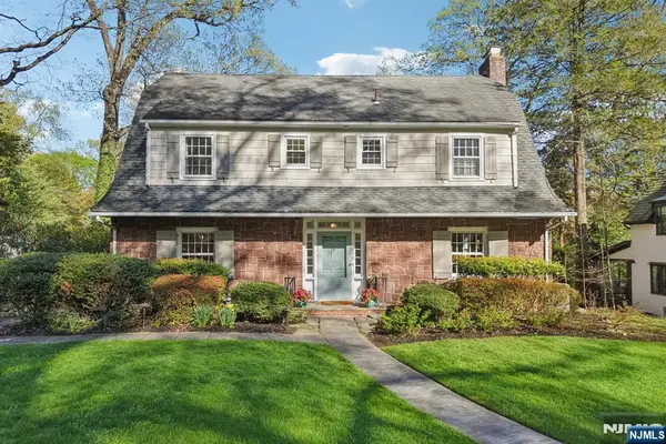 215 Beechwood Road, Ridgewood, NJ 07450