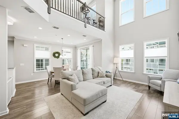 102 Sequoia Drive 1724, Cedar Grove, NJ 07009