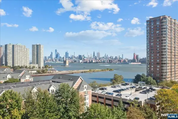 1 2nd Street 1006, Jersey City, NJ 07302