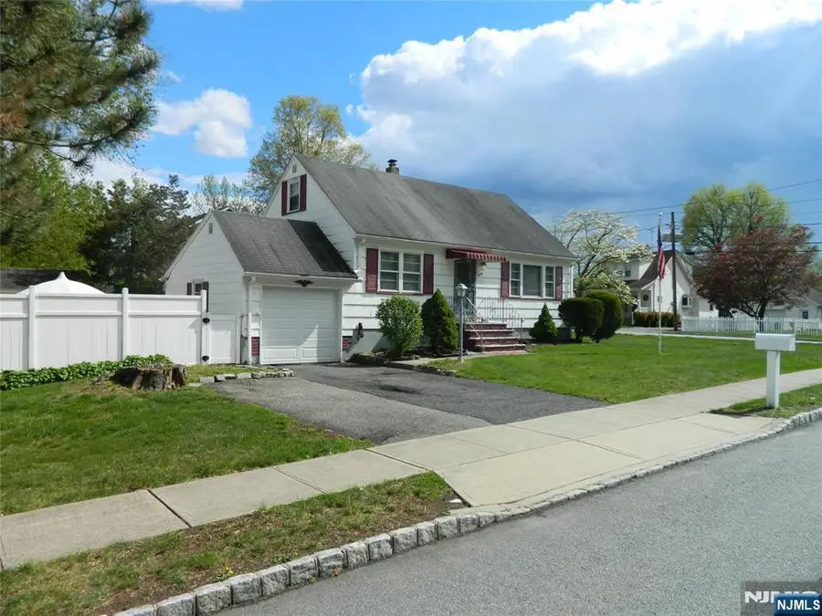 20 Saint Charles Avenue, Caldwell, NJ 07006 - #2