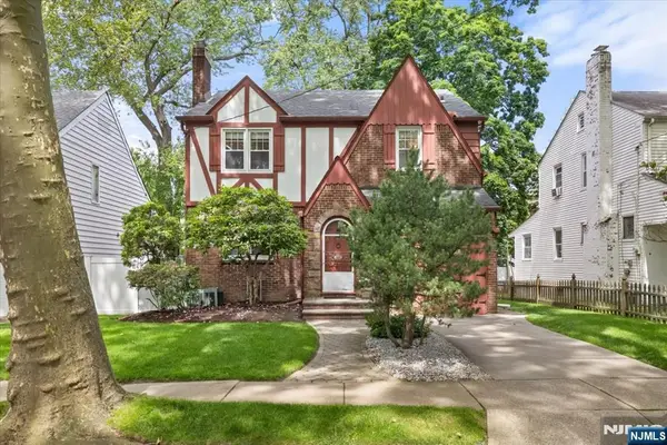 988 Richard Court, Teaneck, NJ 07666