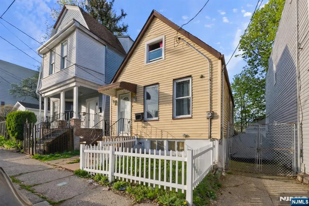 11 Tichenor Terrace, Irvington, NJ 07111 - #1