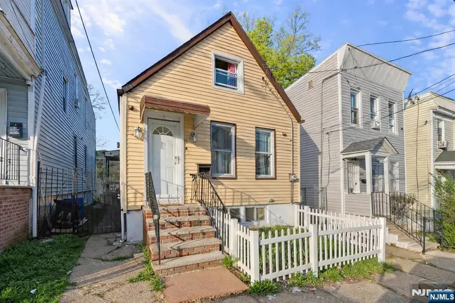 11 Tichenor Terrace, Irvington, NJ 07111 - #3
