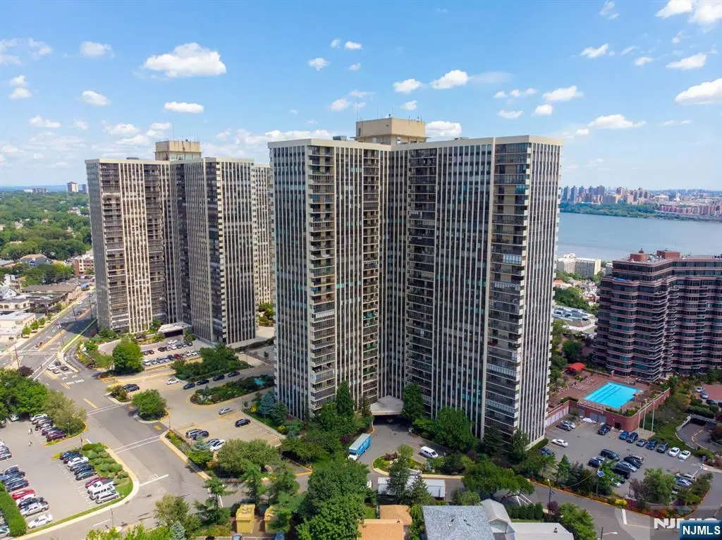 200 Winston Drive 401, Cliffside Park, NJ 07010 - #1