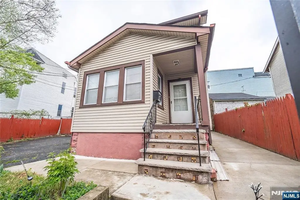 25-27 Goodwin Avenue, Newark, NJ 07112 - #1