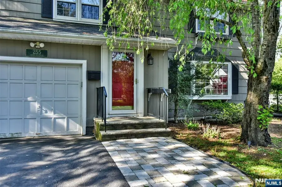 255 Park Avenue, Allendale, NJ 07401 - #3