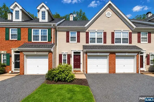 75 Washington Court, Montville Township, NJ 07082