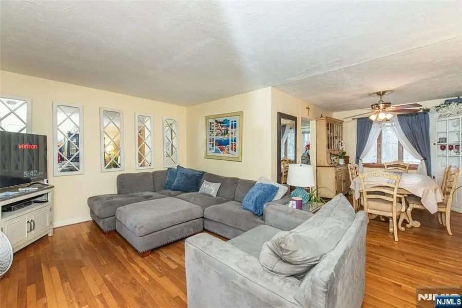 23 Sunnie, West Caldwell, NJ 07006 - #3