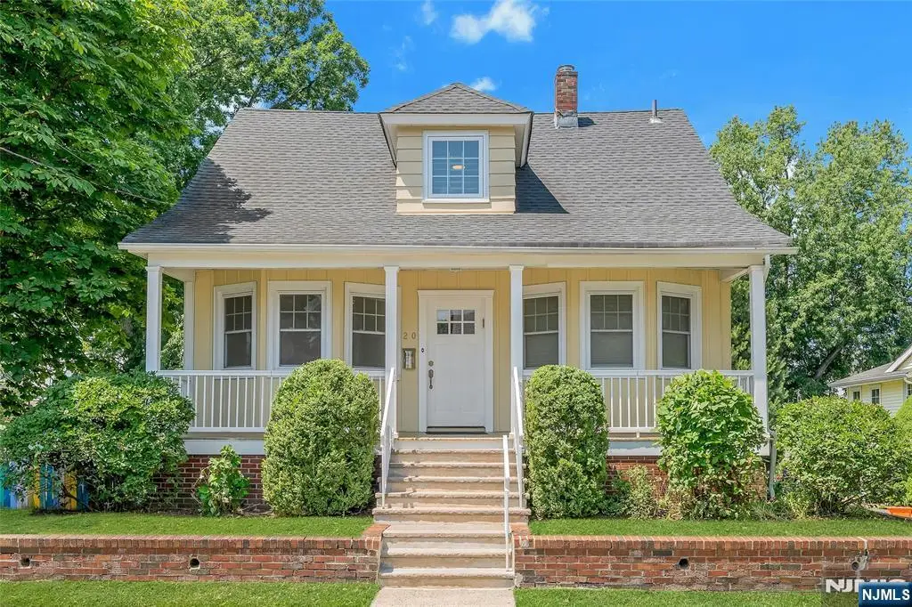 20 Florence Place, Elmwood Park, NJ 07407 - #1