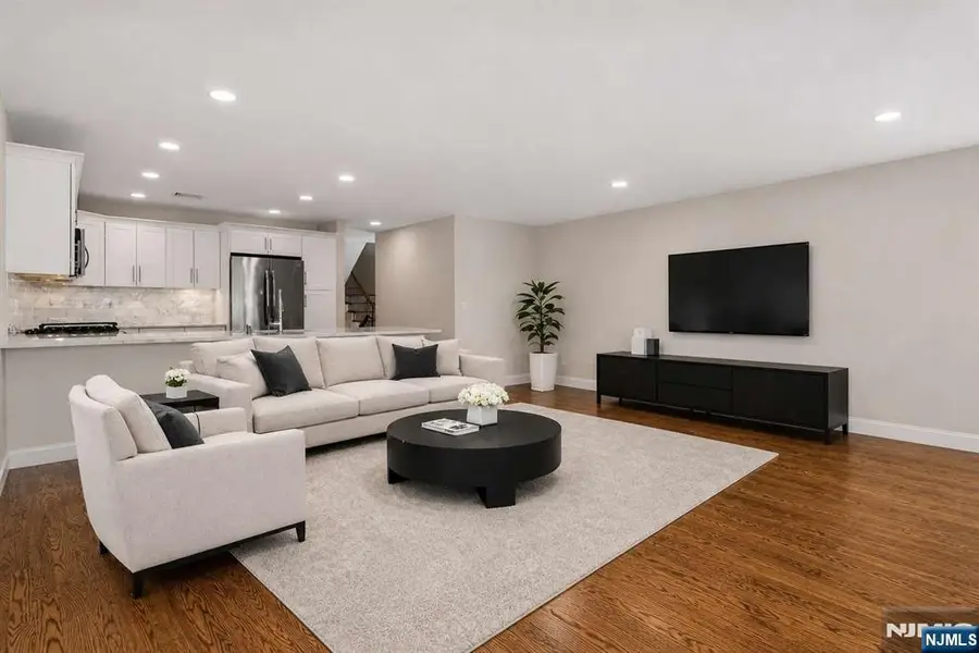 20 Zazzetti Street 2, Waldwick, NJ 07463 - #3