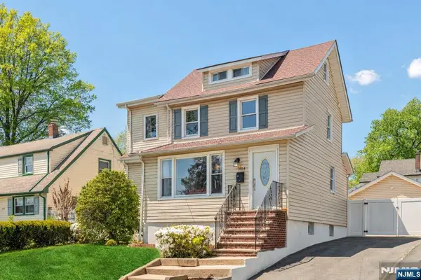 1154 Stasia Street, Teaneck, NJ 07666