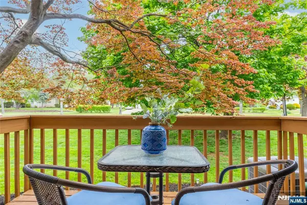 1092 Robin Road, Hillsborough, NJ 08844