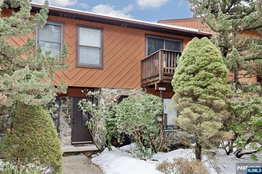 3 Brookside Heights 3i, Wanaque, NJ 07465 - #2