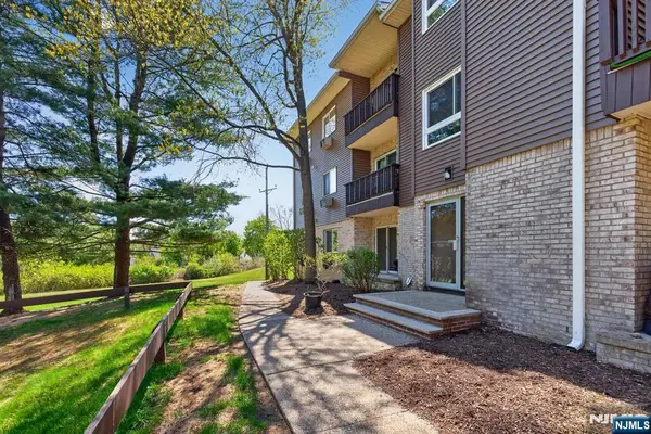102 Federal Hill Road U102A, Pompton Lakes, NJ 07442