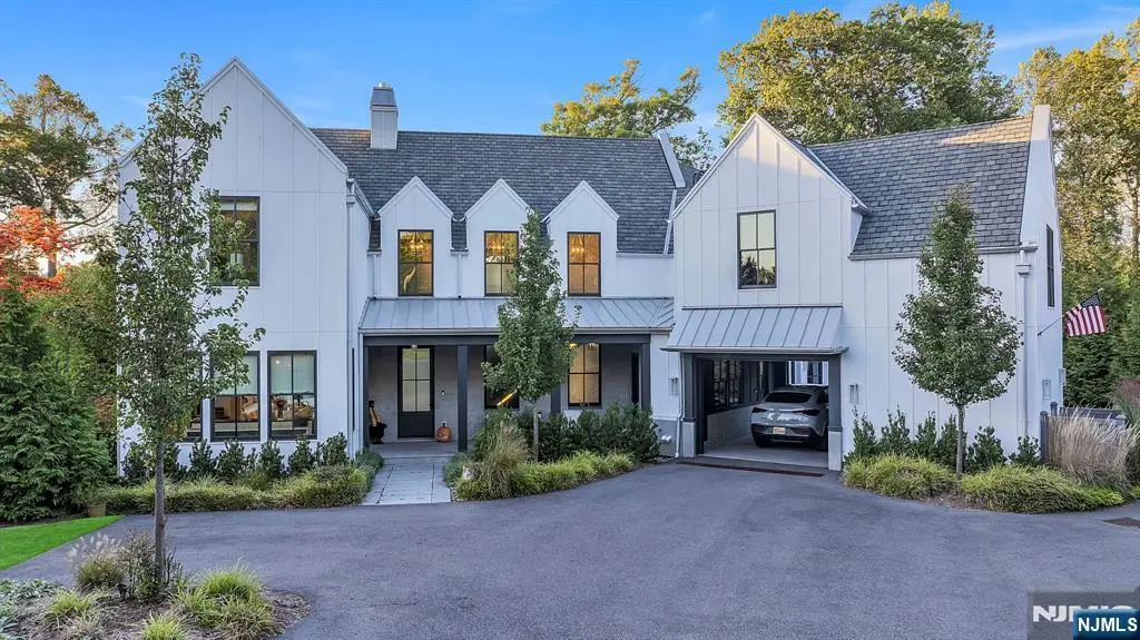 15 Stonegate, Old Tappan, NJ 07675 - #1