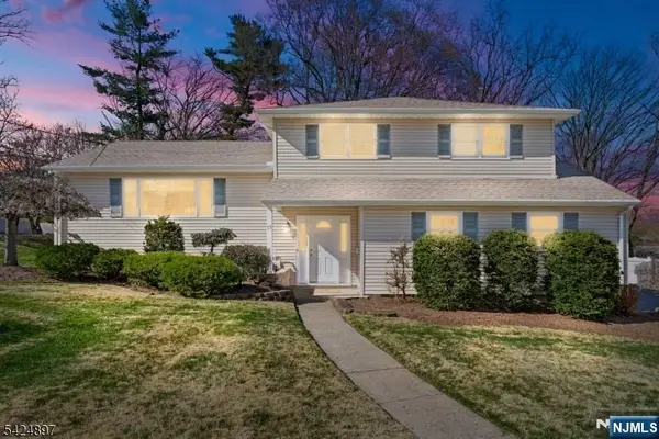 15 Stuckler Lane, Wayne, NJ 07470