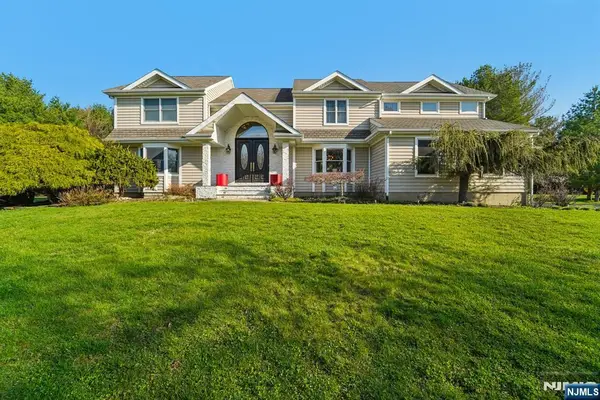 17 Riverside Lane, Holmdel, NJ 07733