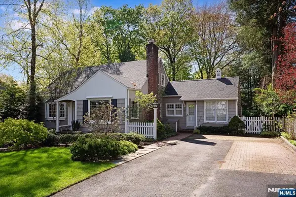 60 Oak Avenue, Tenafly, NJ 07670