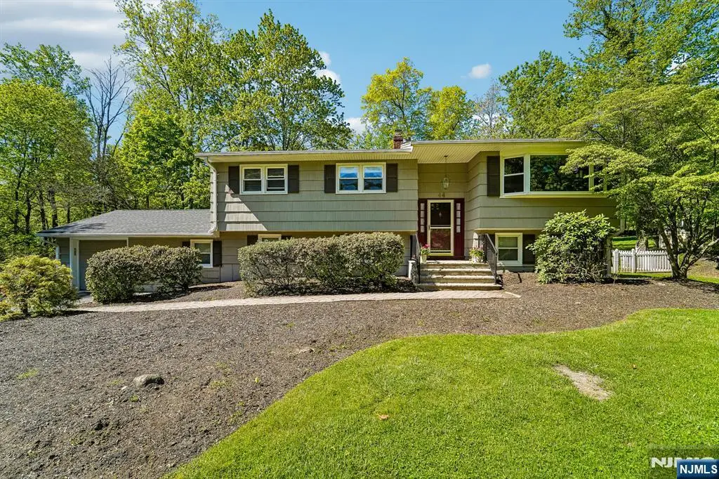 44 Brookwood Drive, Mahwah, NJ 07430 - #1