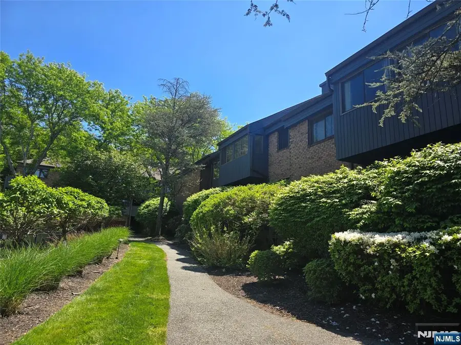 230 Indian Hollow, Mahwah, NJ 07430 - #3