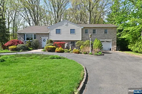 892 Manhattan Avenue, Twp of Washington, NJ 07676