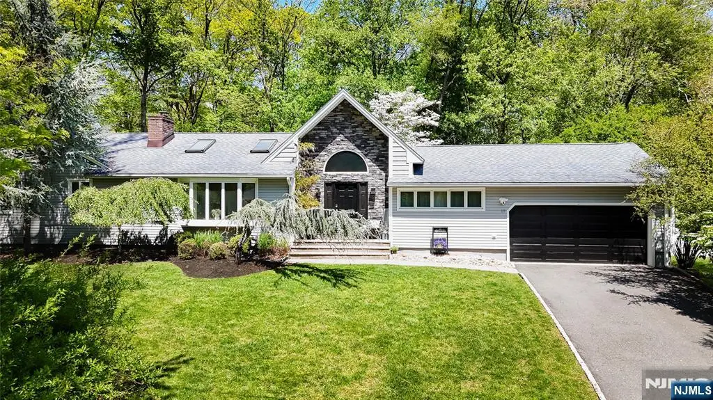 19 Highview Terrace, Cedar Grove, NJ 07009 - #1
