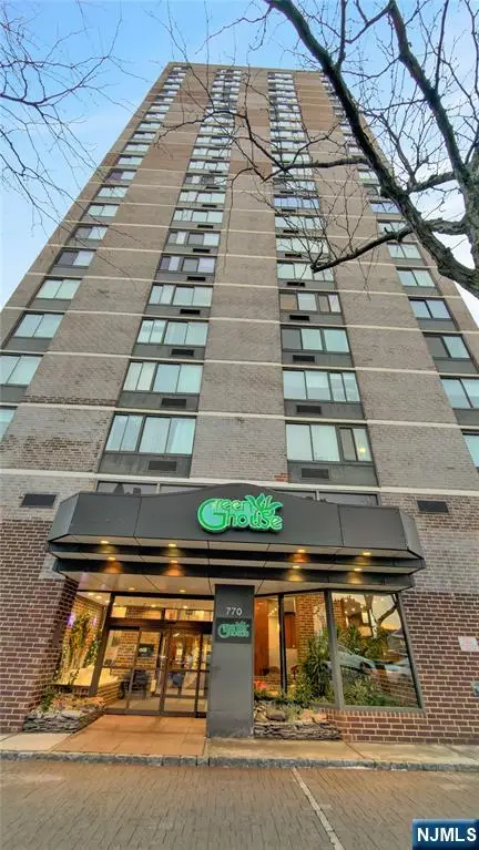 770 Anderson Avenue 22H, Cliffside Park, NJ 07010