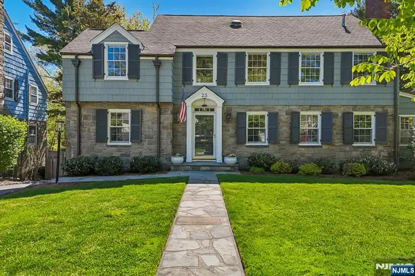 23 Greenview Way, Montclair, NJ 07043