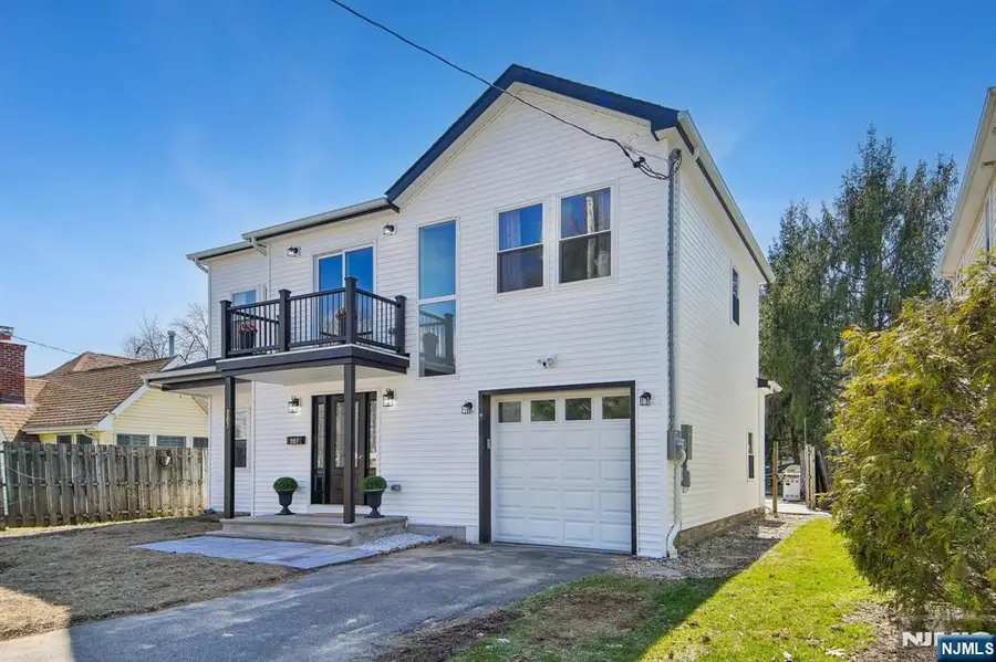 207 Lake Shore Drive, Lake Hiawatha, NJ 07034 - #2
