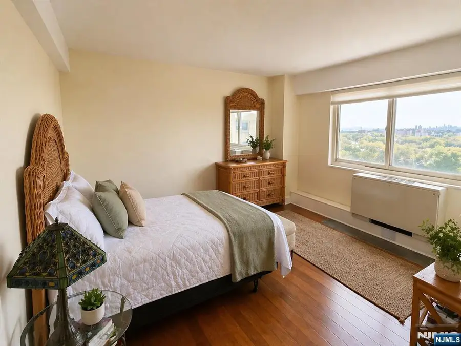 377 S Harrison Street 15D, East Orange, NJ 07018 - #3