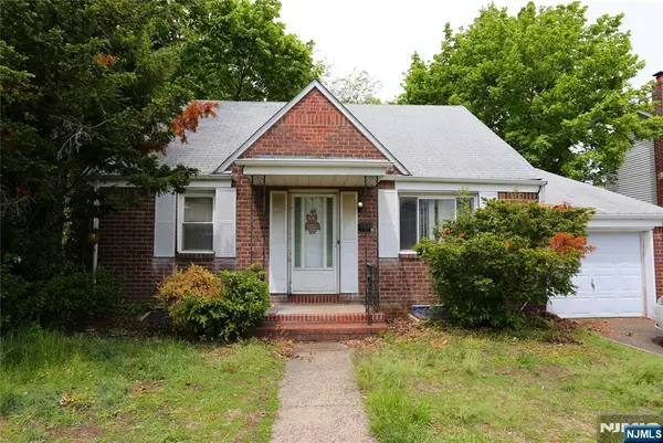 69 Taggart Way, Saddle Brook, NJ 07663