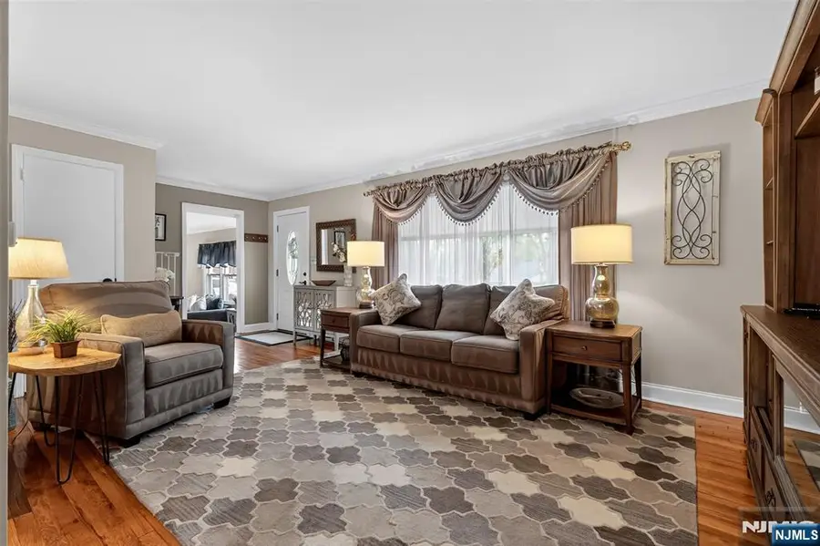 7 Spier Drive, Livingston, NJ 07039 - #2