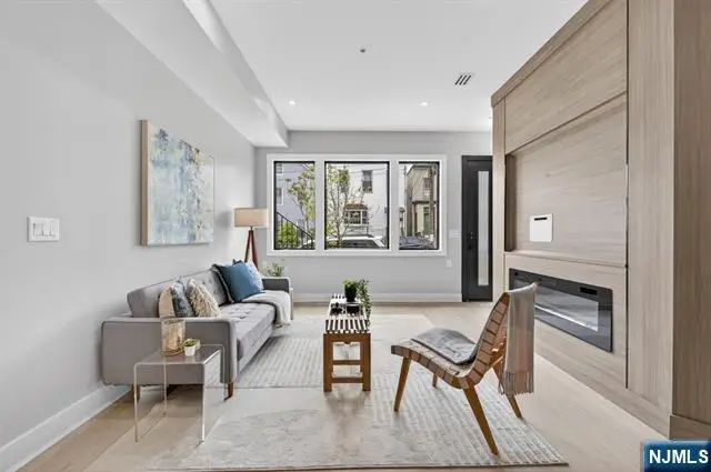 172 Griffith Street 1, Jersey City, NJ 07307 - #3