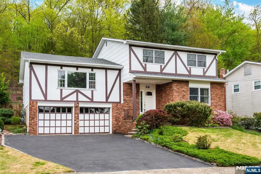 24 Molinari Drive, Wanaque, NJ 07465 - #2