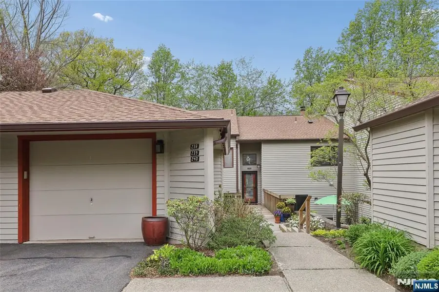 240 Mountain View Drive, Mahwah, NJ 07430 - #2