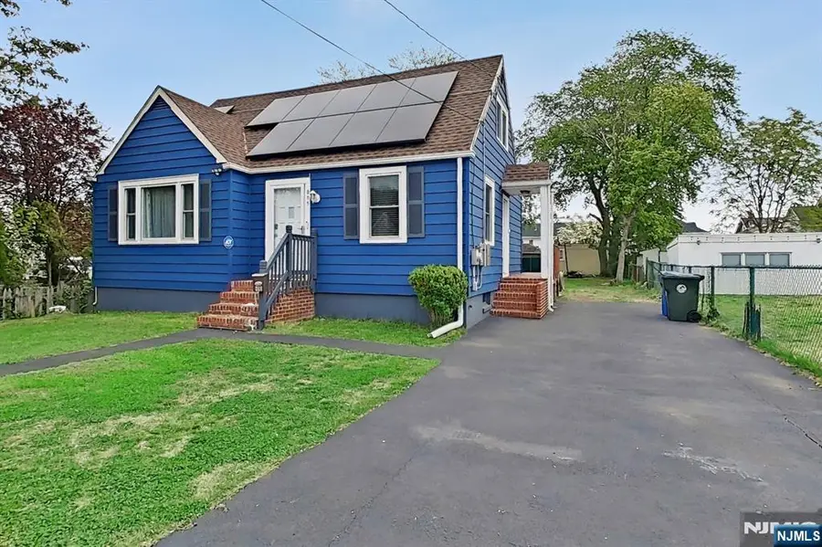 811 Lincoln Avenue, Burlington, NJ 08016 - #2