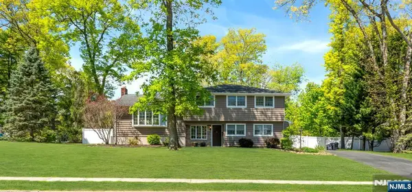 53 Smithfield Road, Waldwick, NJ 07463