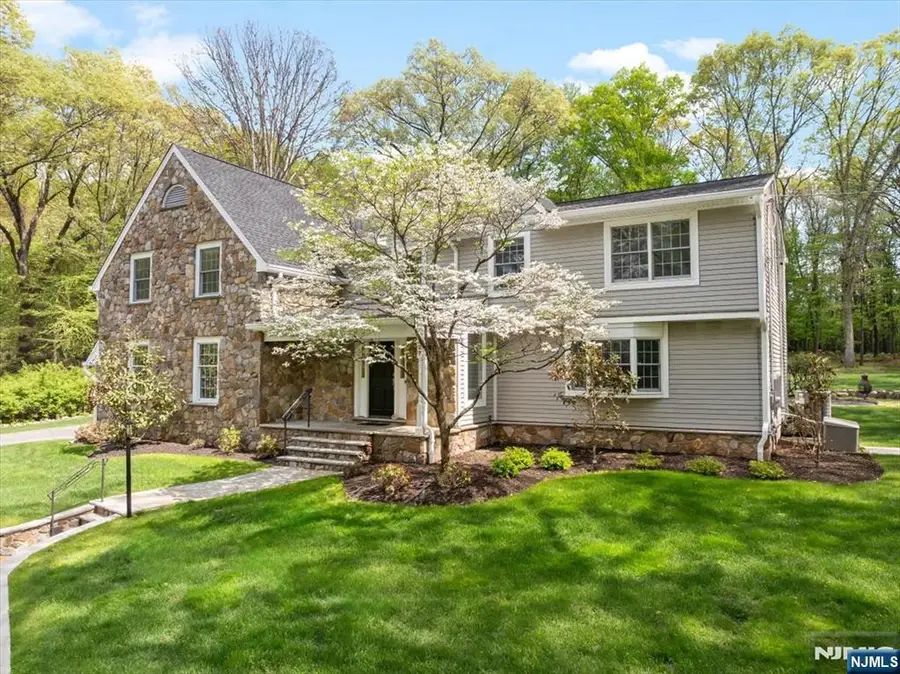 327 Woodside Avenue, Franklin Lakes, NJ 07417 - #3