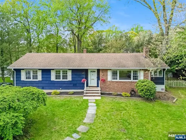 494 Monroe Avenue, Twp of Washington, NJ 07676
