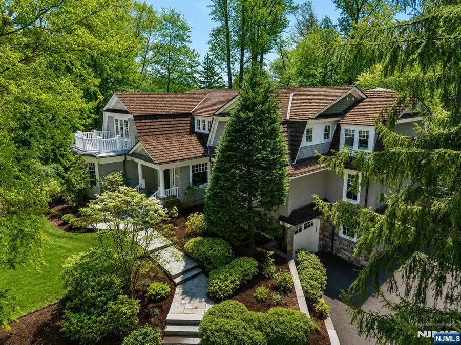 14 Coach Lane, Upper Saddle River, NJ 07458 - #2