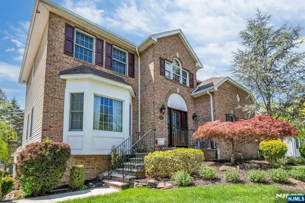 18 Hope Street, Montvale, NJ 07645