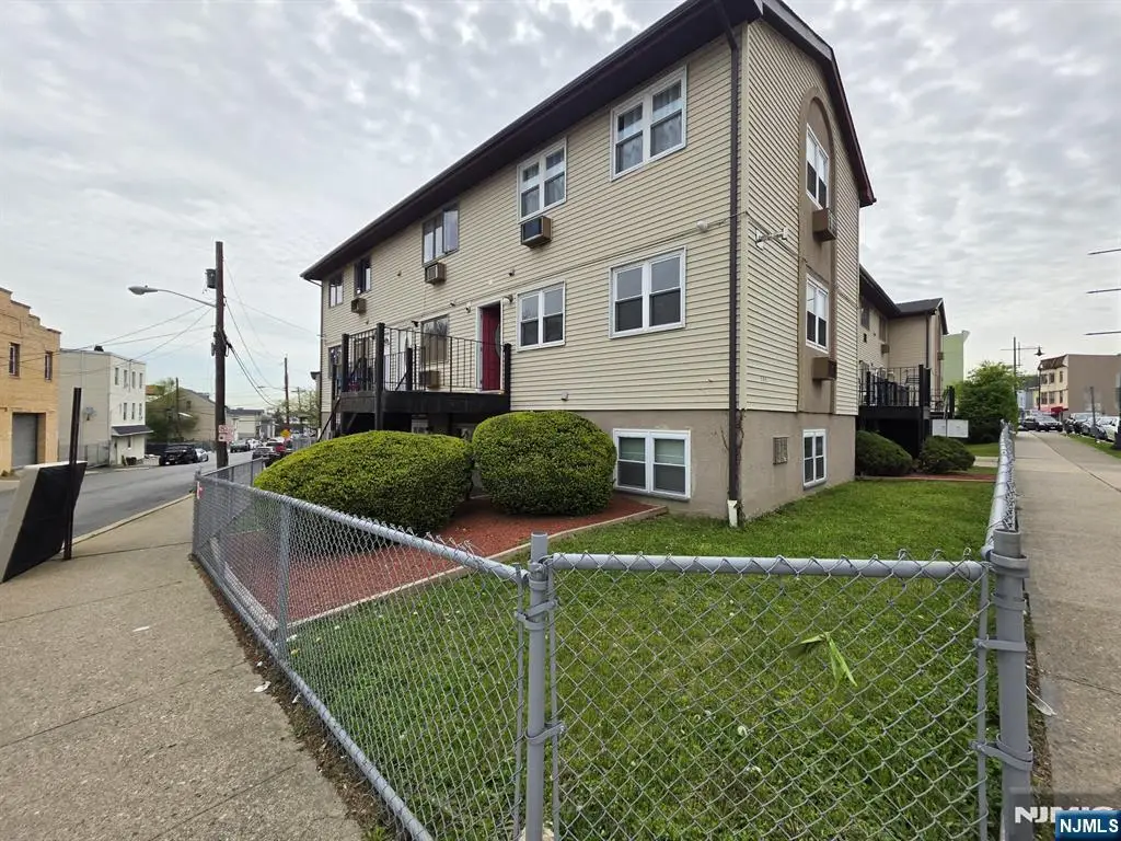 583 Main 9, Paterson, NJ 07503 - #1