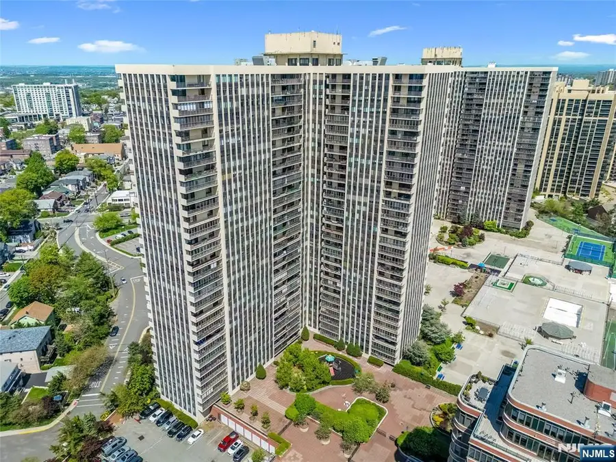 200 Winston 109, Cliffside Park, NJ 07010 - #2