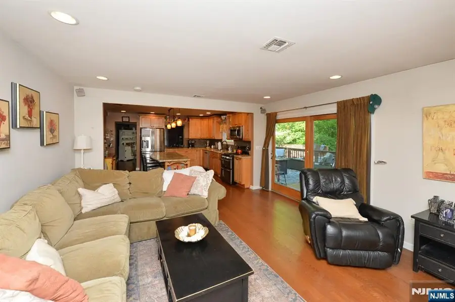 65 Clover Court, New Milford, NJ 07646 - #3