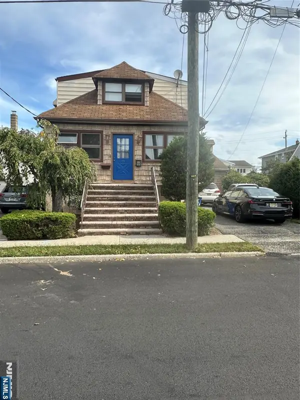 95 McKinley Avenue, Lodi, NJ 07644