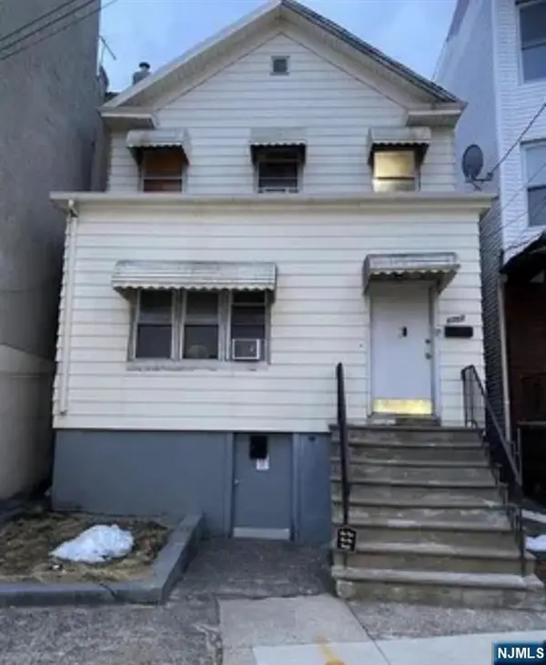 1702 Kennedy Boulevard, Jersey City, NJ 07305