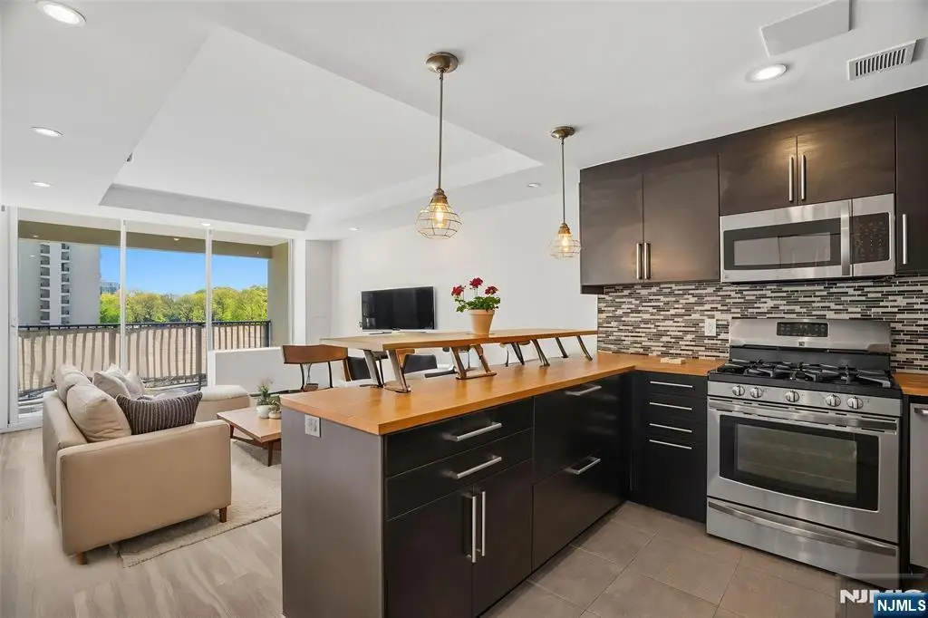 6 Horizon Road 201, Fort Lee, NJ 07024 - #1